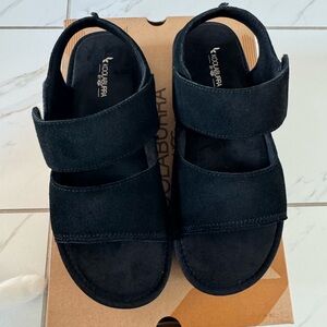 Koolaburra Tizz Black Suede Sandals